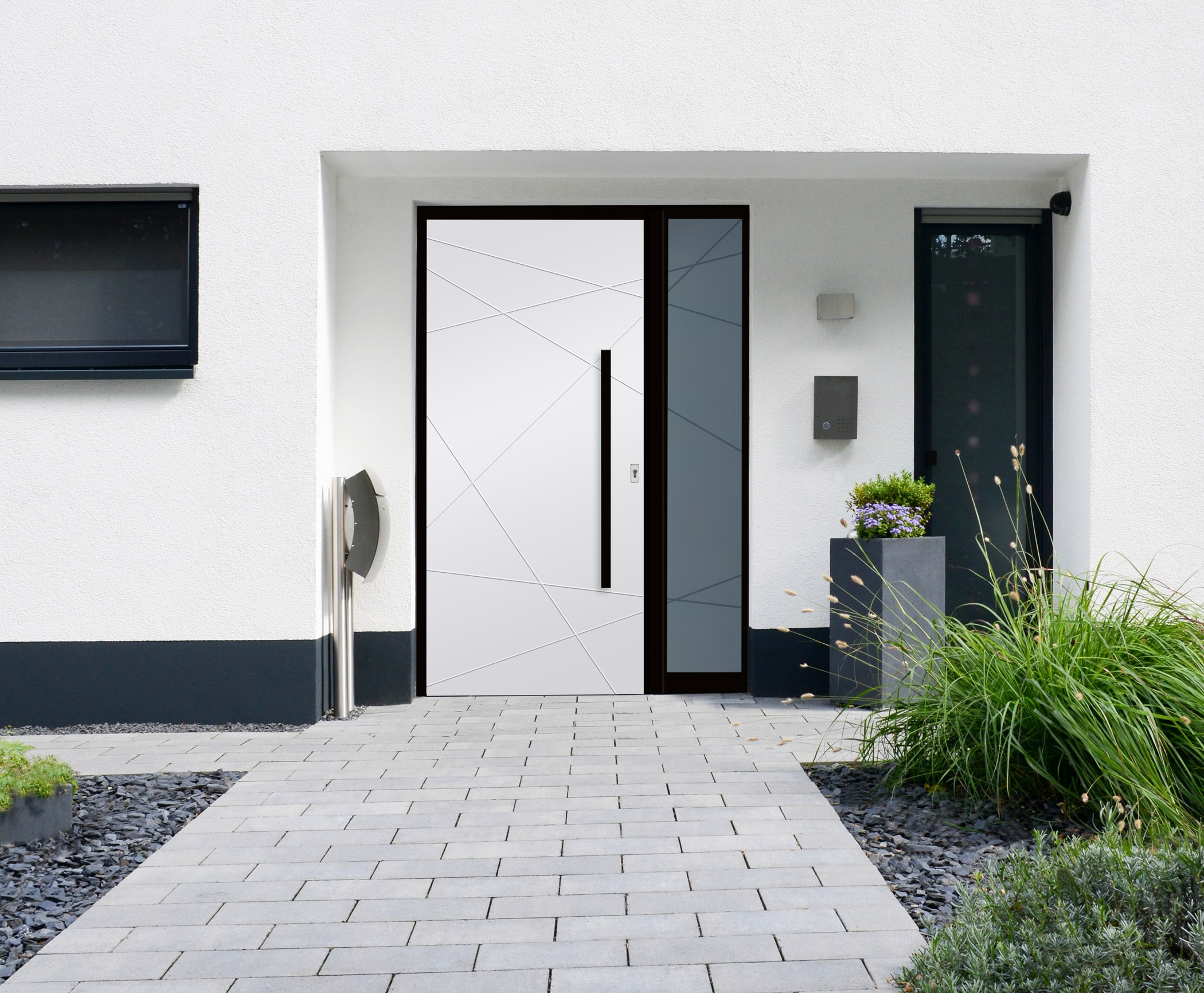 Aluminium Außentüre nach Maß mit schwarzem Rahmen und Griff | Die Türfüllung in weiß