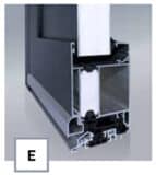 Haustürkauf Ratgeber - Querschnitt einer Aluminium-Haustür mit thermischer Trennung und Füllung, ideal für energieeffizientes Wohnen.