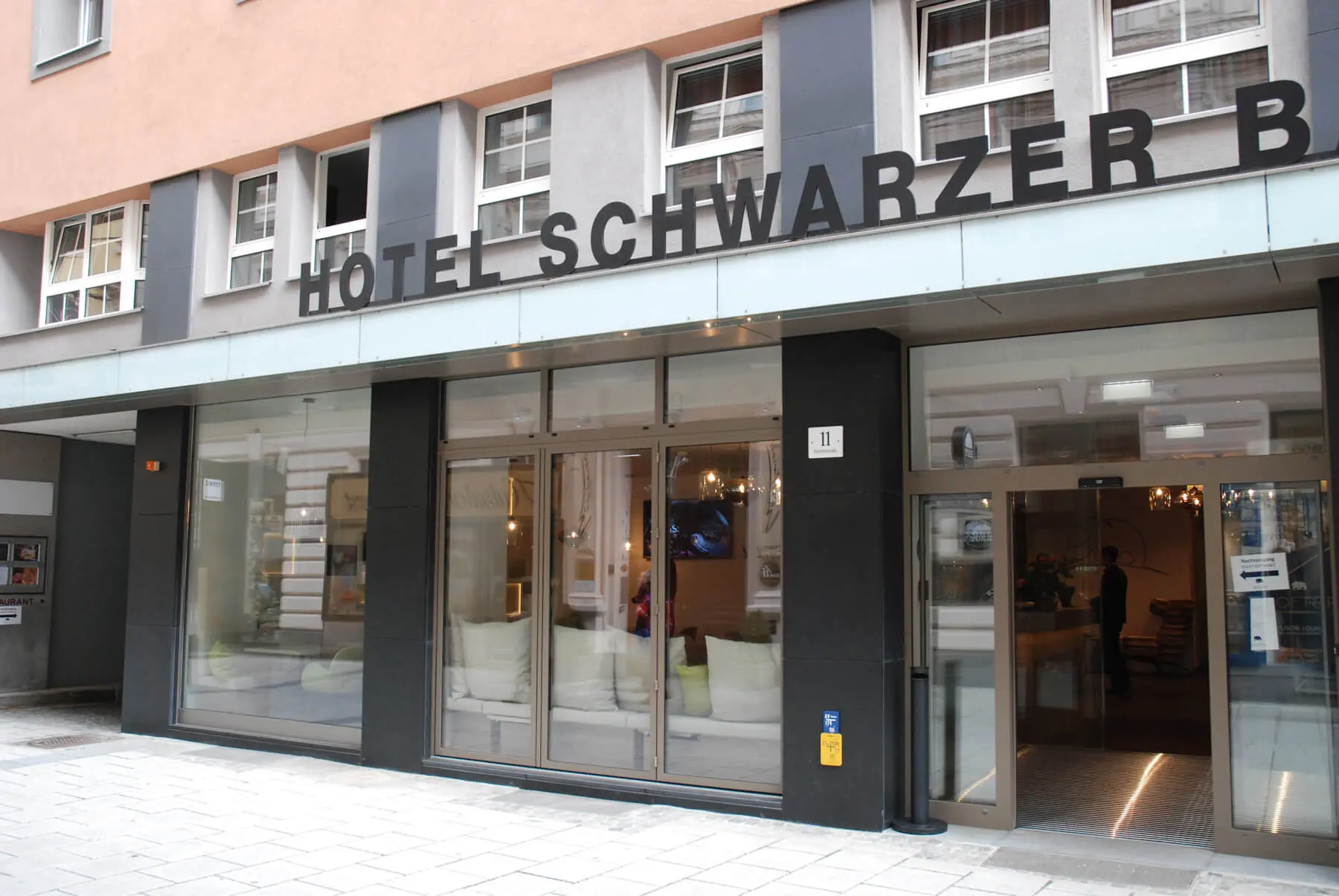 Aluminium Faltwände für Hotel Schwarzer Bär in Linz