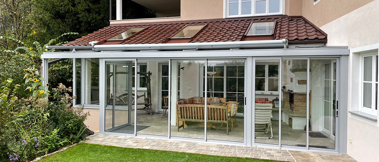 Wintergärten aus Aluminium ist ein beliebtes Material und überzeugt durch langlebige Konstruktion und grosse Glasflächen.