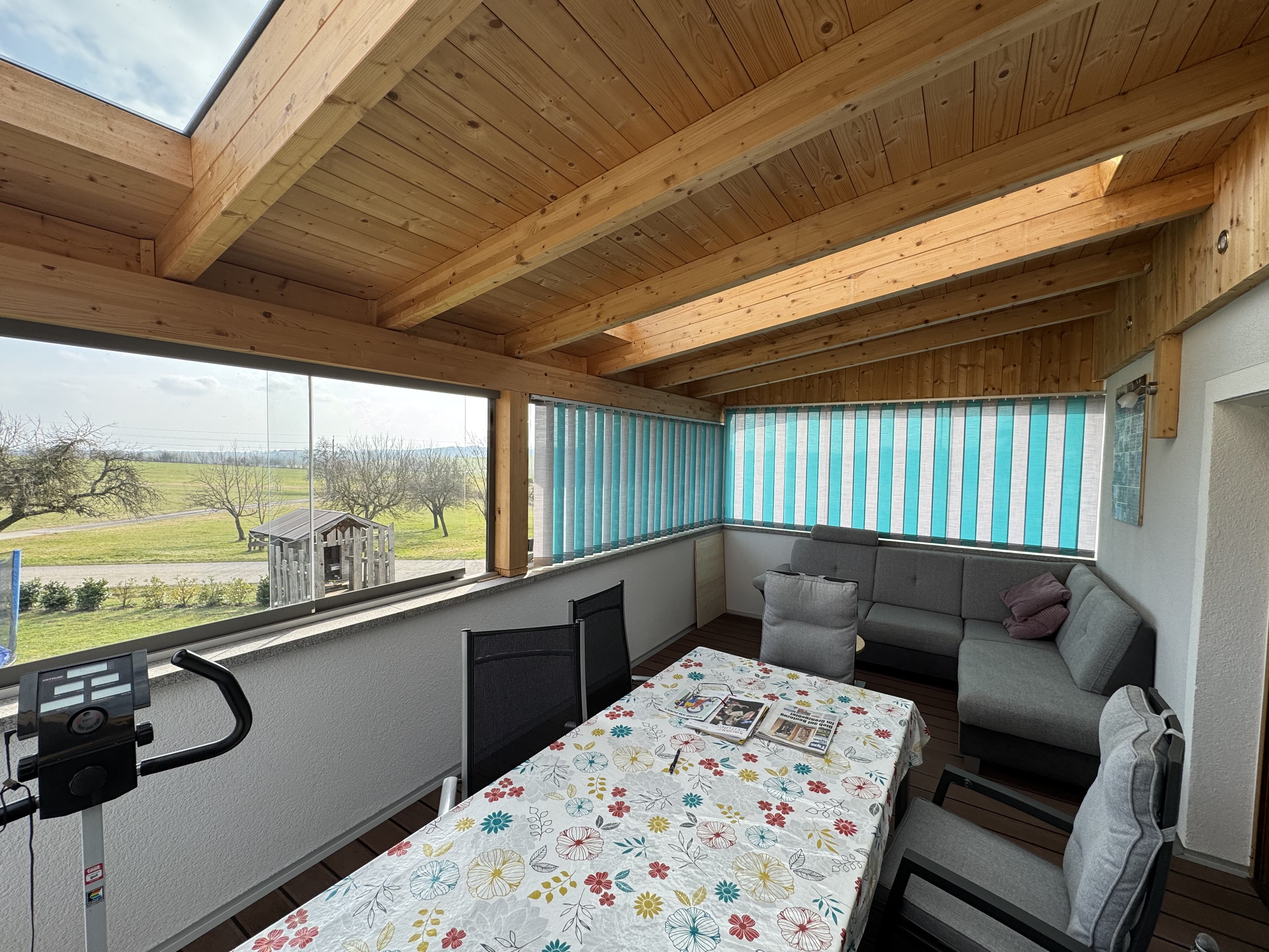 Balkon Schiebefenster rahmenlos