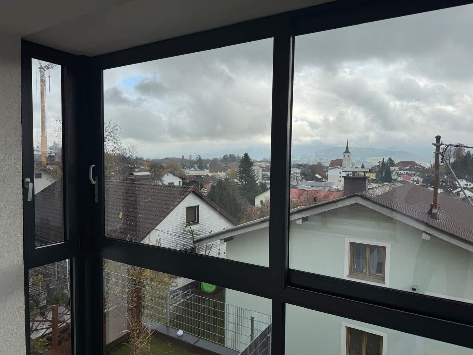 Balkonverbau mit Schiebesystem und Unterlichte