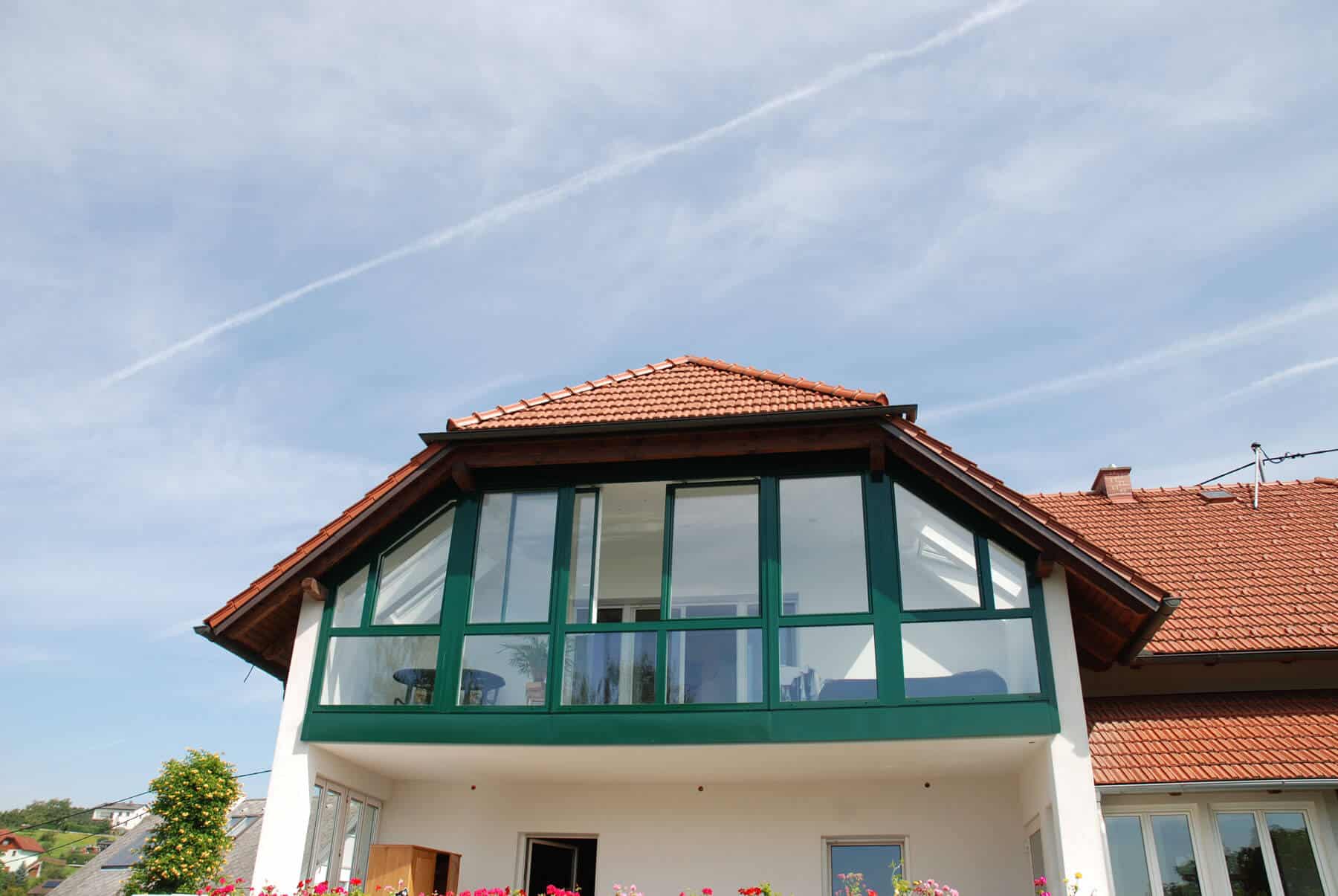 Balkonverglasung in grün