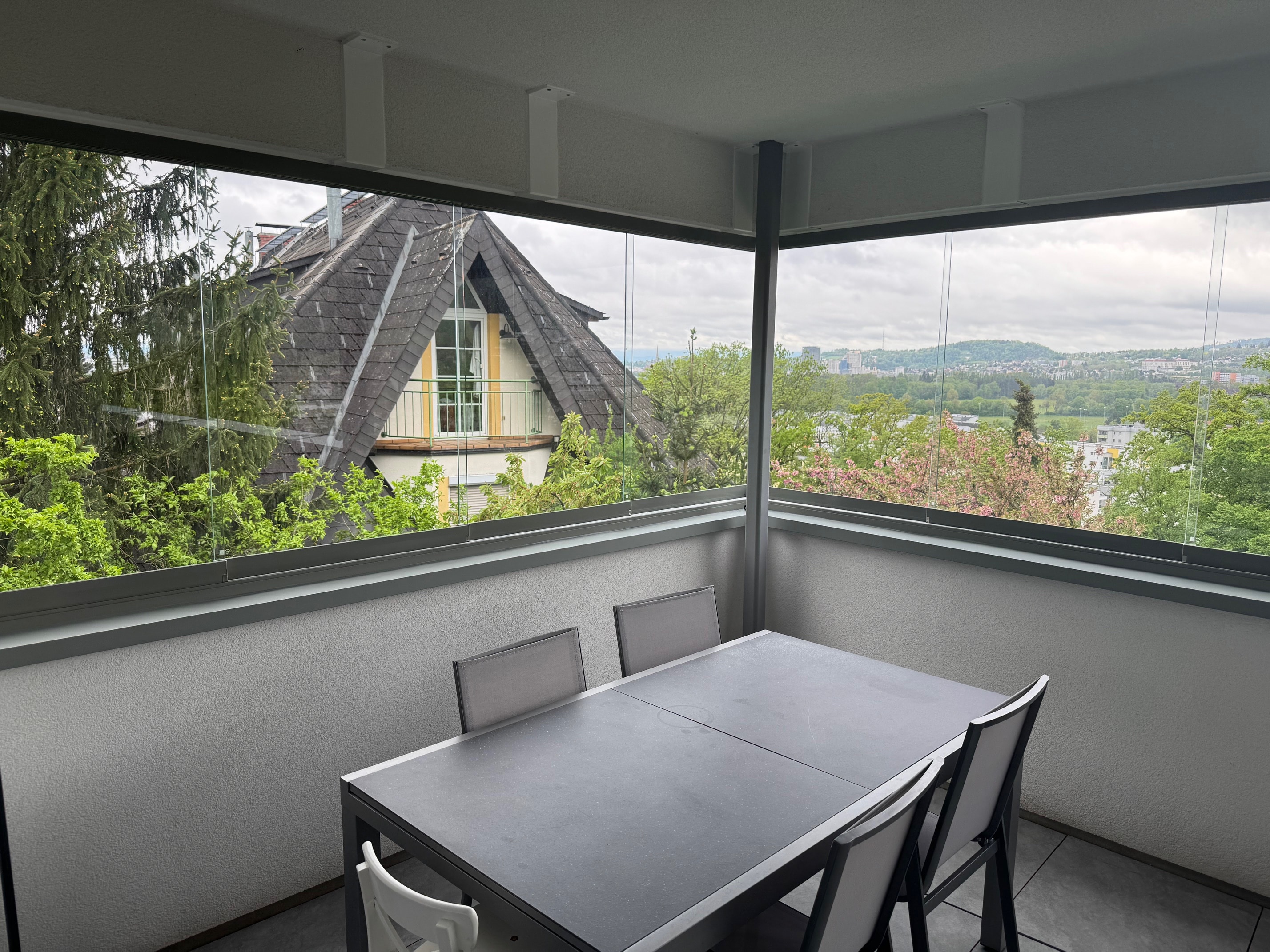 Balkonverglasung maßgefertigt in Linz