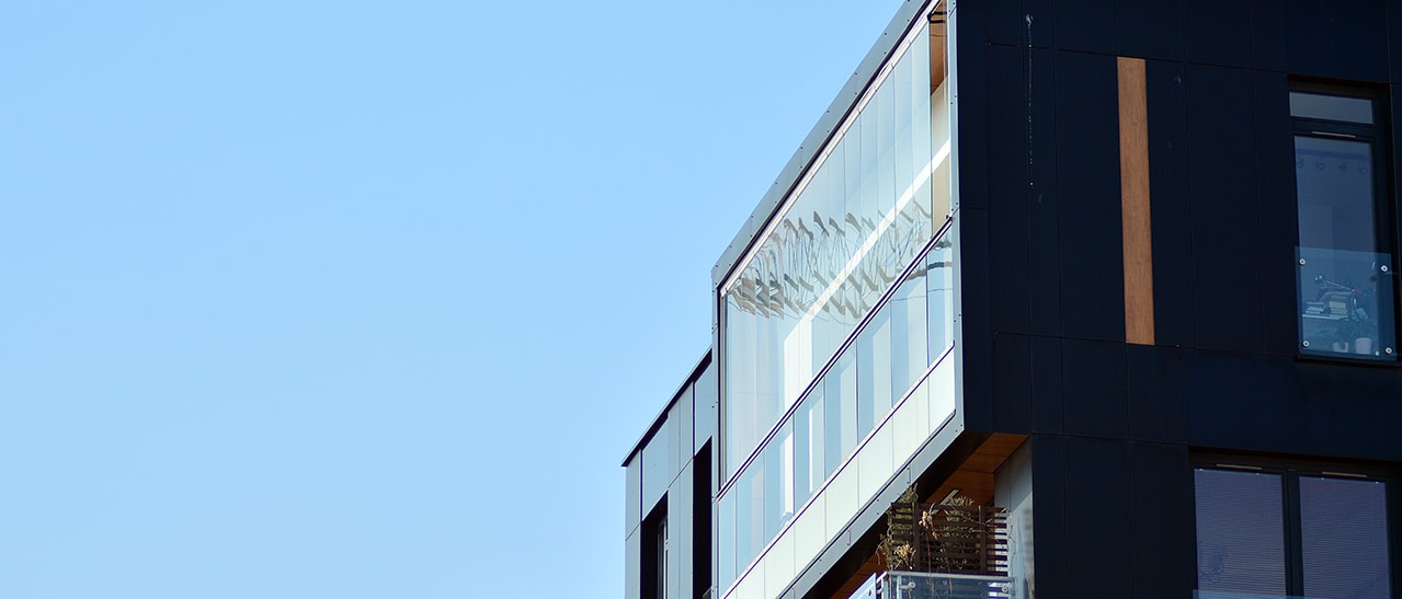Balkonverglasung mit Schiebe-Dreh-System verglast