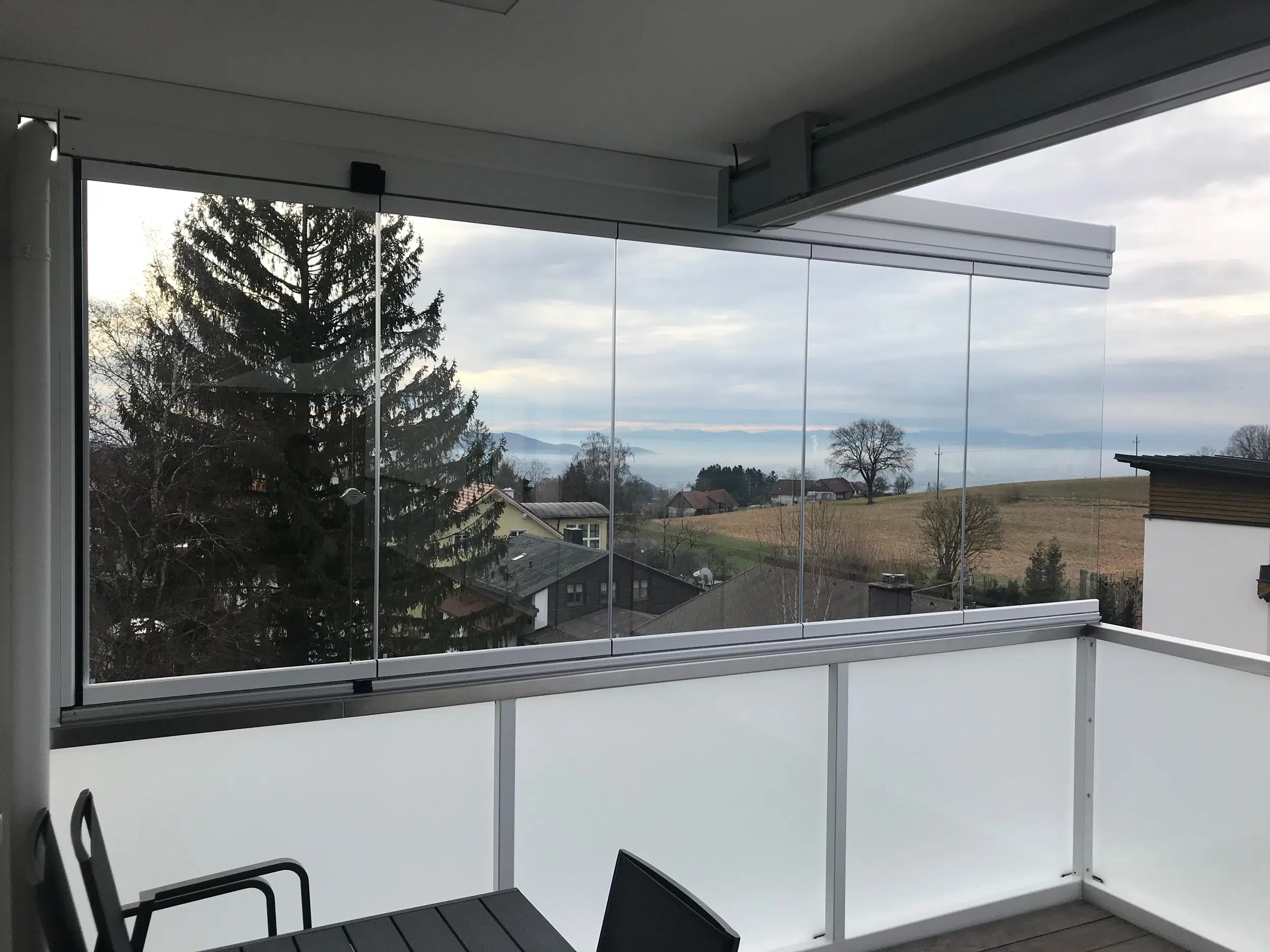 Balkonverglasung Windschutz