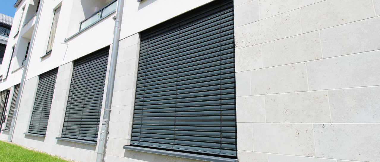 Fenster Zubehör und Ausstattung - Außenjalousien in Anthratzit