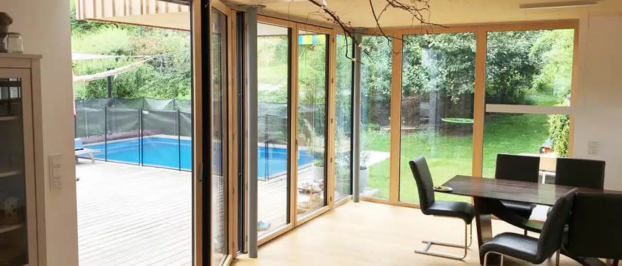 Bodentiefe Fenster und Balkontüren mit Sicherheitsglas
