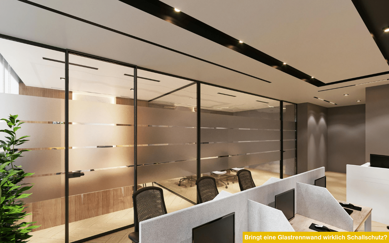 Bringt eine Glastrennwand wirklich Schallschutz? Büro-Trennwand mit Glasflächen für eine ruhige Arbeitsumgebung.