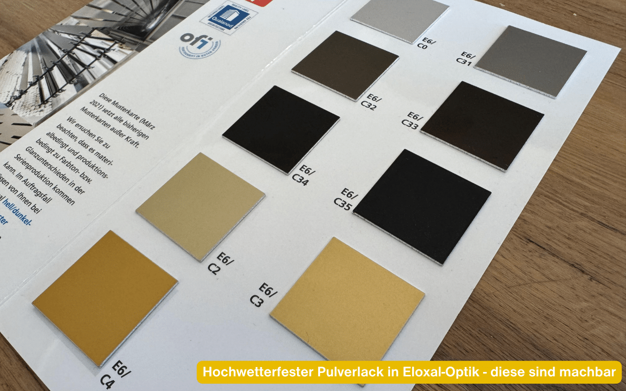 Die Lösung: Pulverbeschichtung in Eloxal-Optik als Farbmusterkarte für Fensterprofile in Bronze, Silber und Schwarz