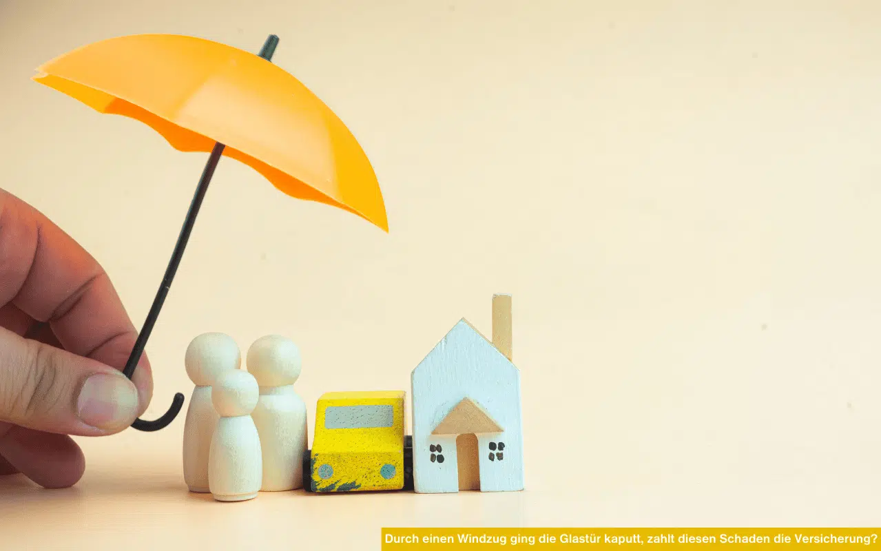 Durch einen Windzug ging die Glastür kaputt, zahlt diesen Schaden die Versicherung – Symbolbild zu Versicherungsschutz bei Glasbruch.