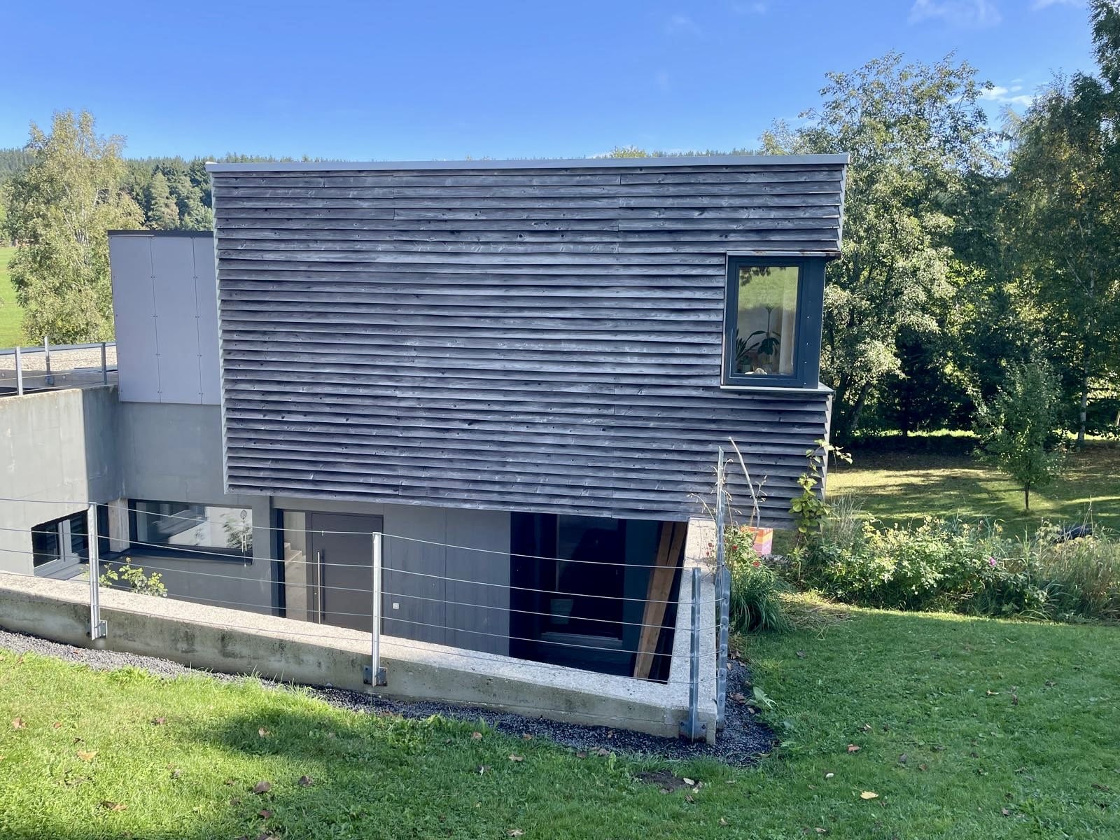 Eckfenster Anthrazitgrau Architektenhaus Oberösterreich