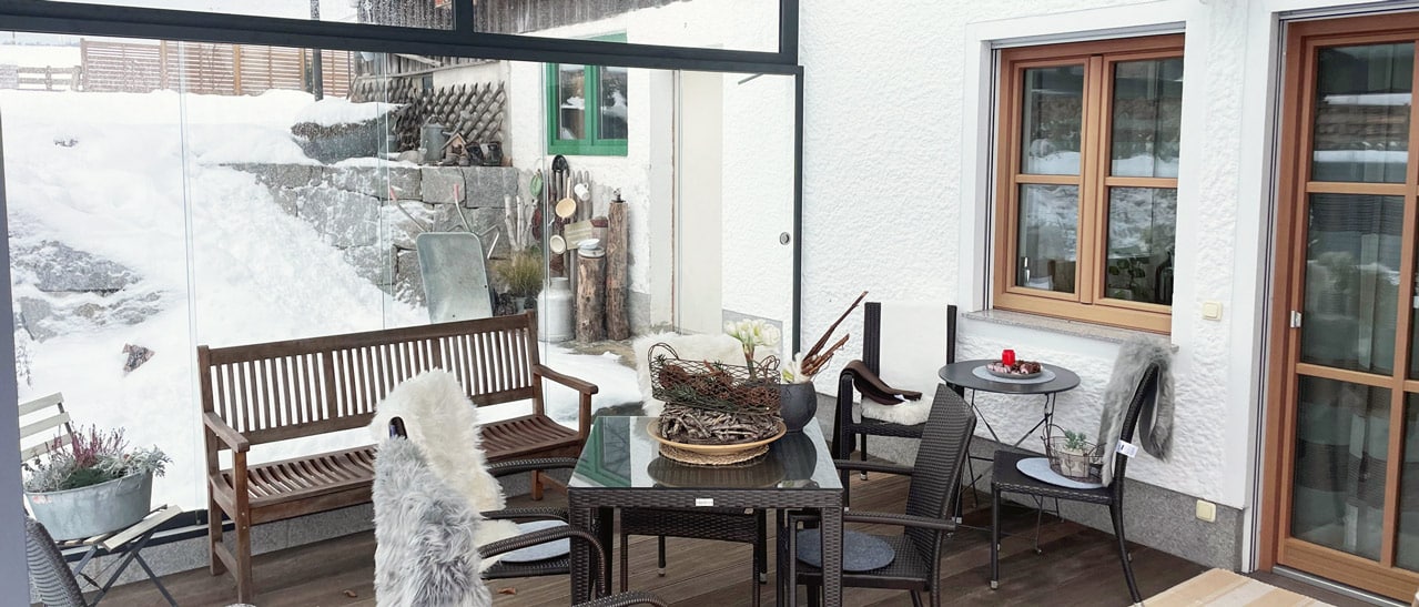 Ein Sommergarten kann auch dafür genutzt werden, damit in den kalten Wintermonaten die Gartenmöbel sicher aufbewahrt sind