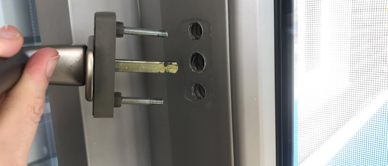 Entfernen des alten Fenstergriffes