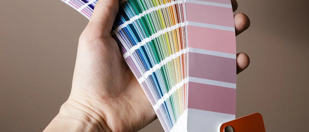 2023 Terrassenüberdachungen in Trendfarben wie Beige, Basaltgrau, Schwarzgrau sowie Standardfarben Weißaluminium, Anthrazit.