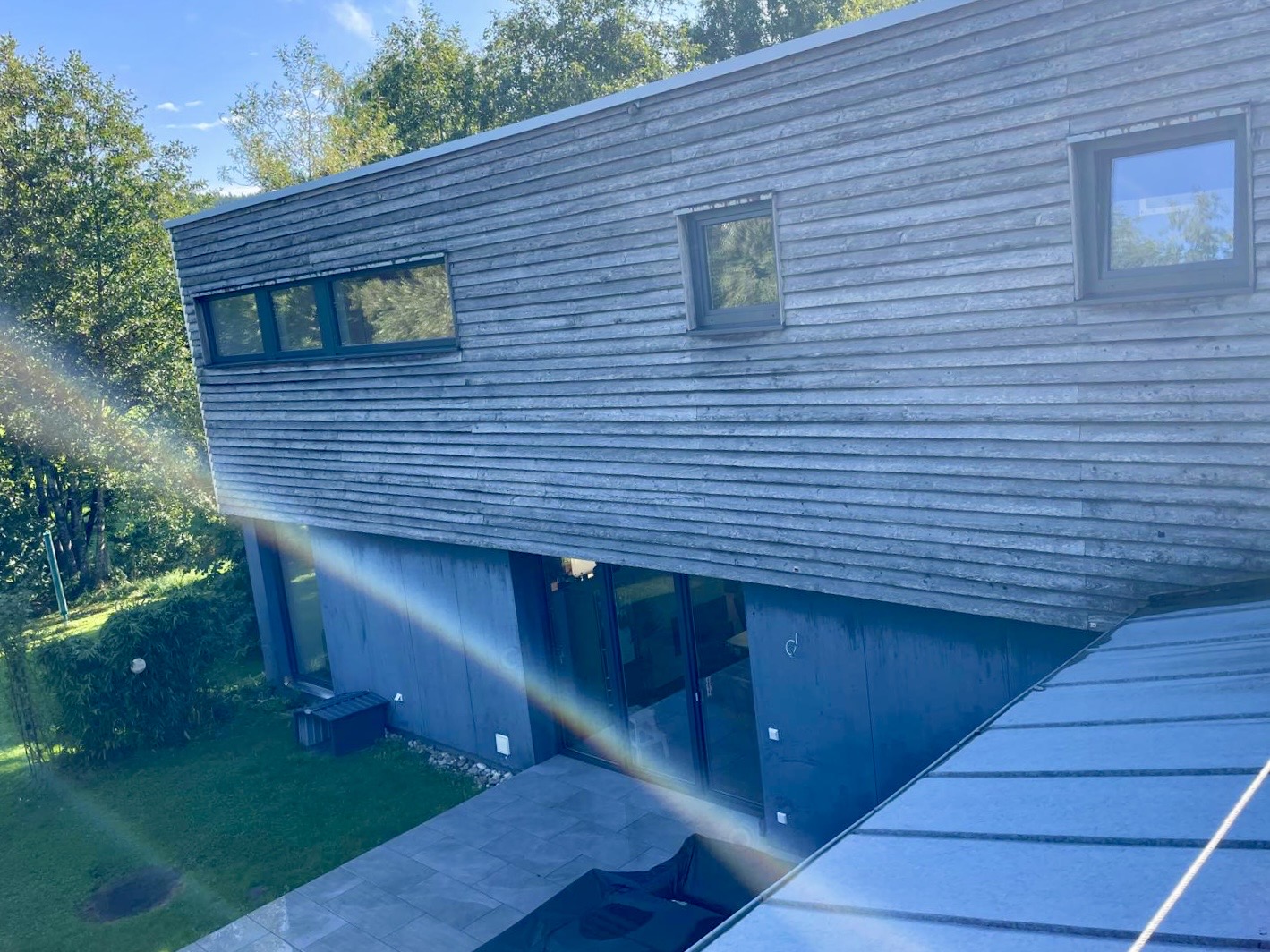 Fenster Anthrazitgrau mit Gartenblick Oberösterreich