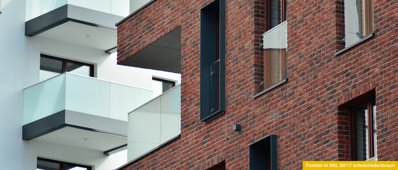 Fenster in RAL 8017 schokoladenbraun mit stilvollem Design und hochwertiger Verarbeitung passend für jeden Wohnstil.
