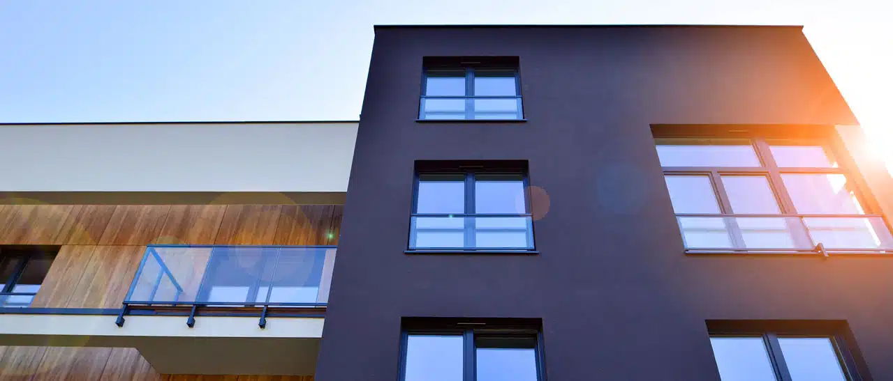 Fenster mit Absturzsicherung aus Glas für das Obergeschoß