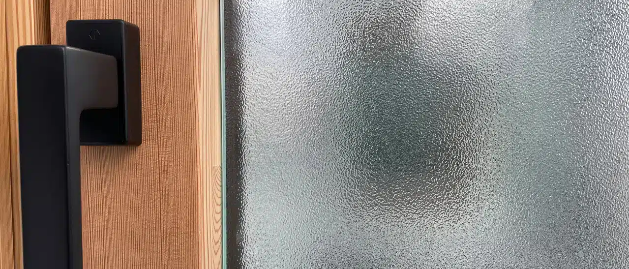 Fenster mit Ornamentglas 504