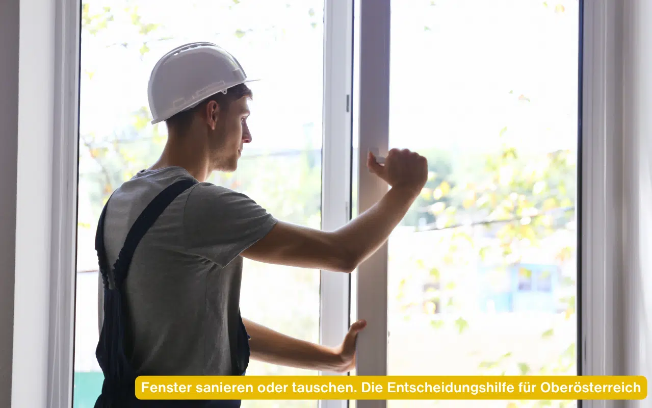 Fenster sanieren oder tauschen. Die Entscheidungshilfe für Oberösterreich zeigt Fachmann bei der Fensterprüfung.