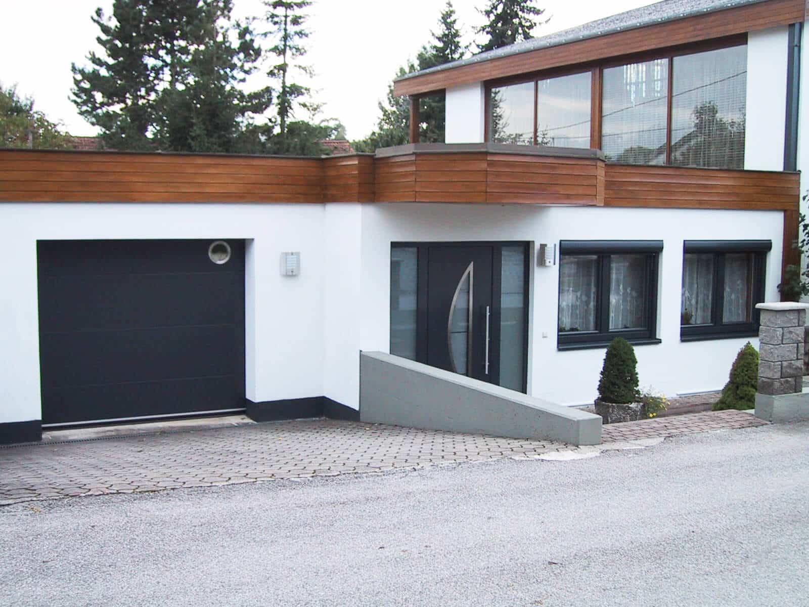 Fenster und Türen in anthrazit