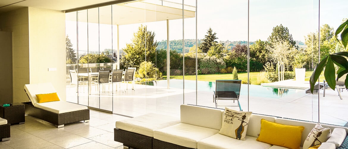 Terrassenüberdachung Glasschiebetüren in Oberösterreich + Poolhaus