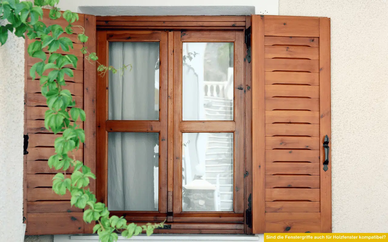Fenstergriffe sind genormt und auch für Holzfenster kompatibel. Wichtig ist die richtige Länge des Vierkantstifts bei der Montage.