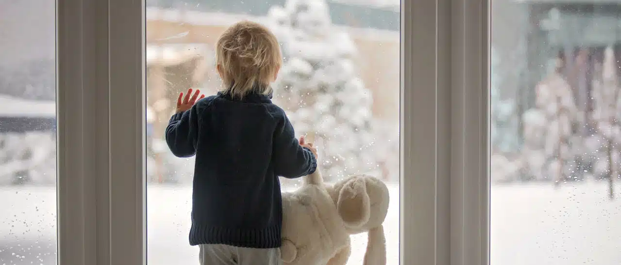 Tipps zu Fenster austauschen in Mietwohnungen. Fenstertausch im Winter in einer Mietwohnung, Vermieter muss bestimmte Vorgaben beachten.