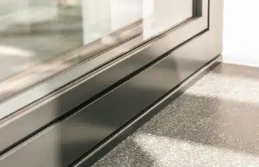 Flächenbündiges Fenster