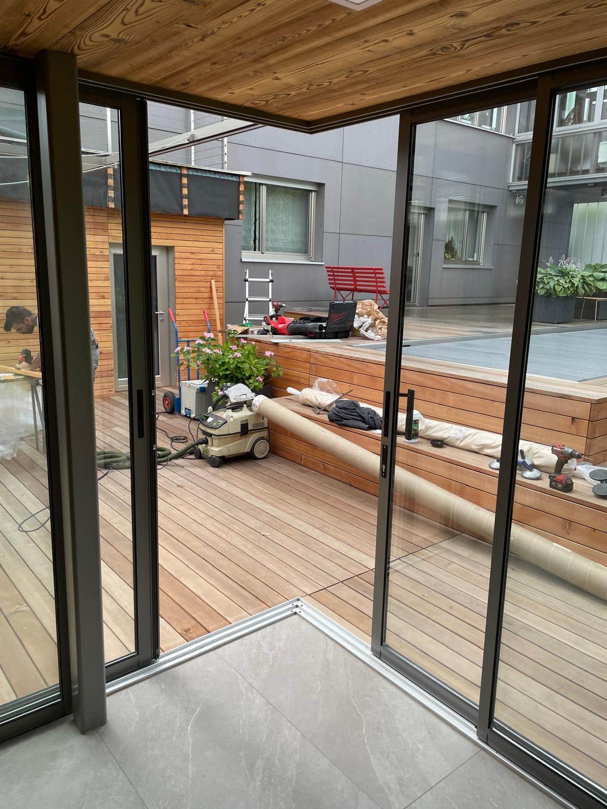 Gartenhaus Lounge mit Schiebetüren