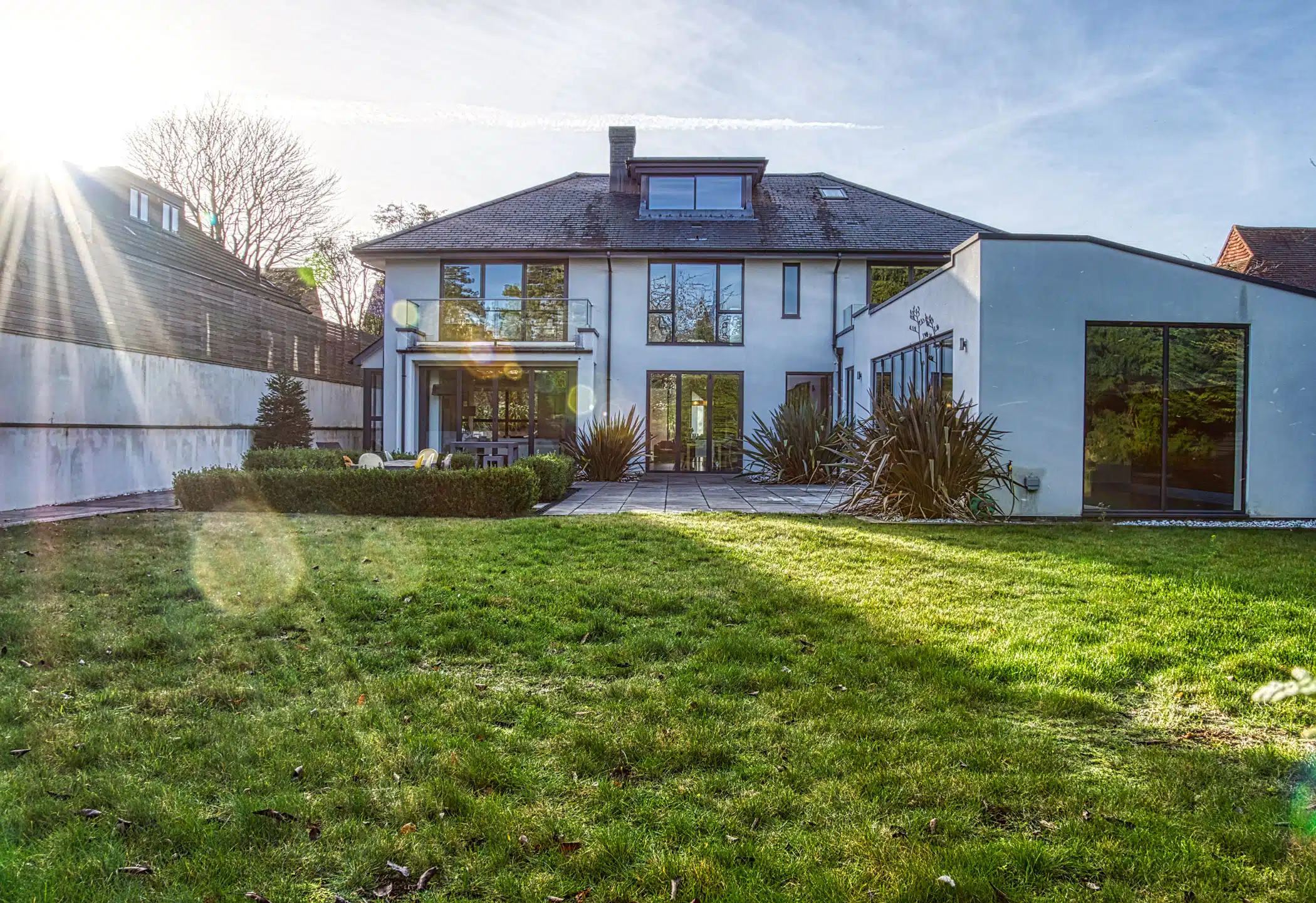 Glas-Falttüren nach Maß von Sunflex in Aluminium mit 3-fach Verglasung