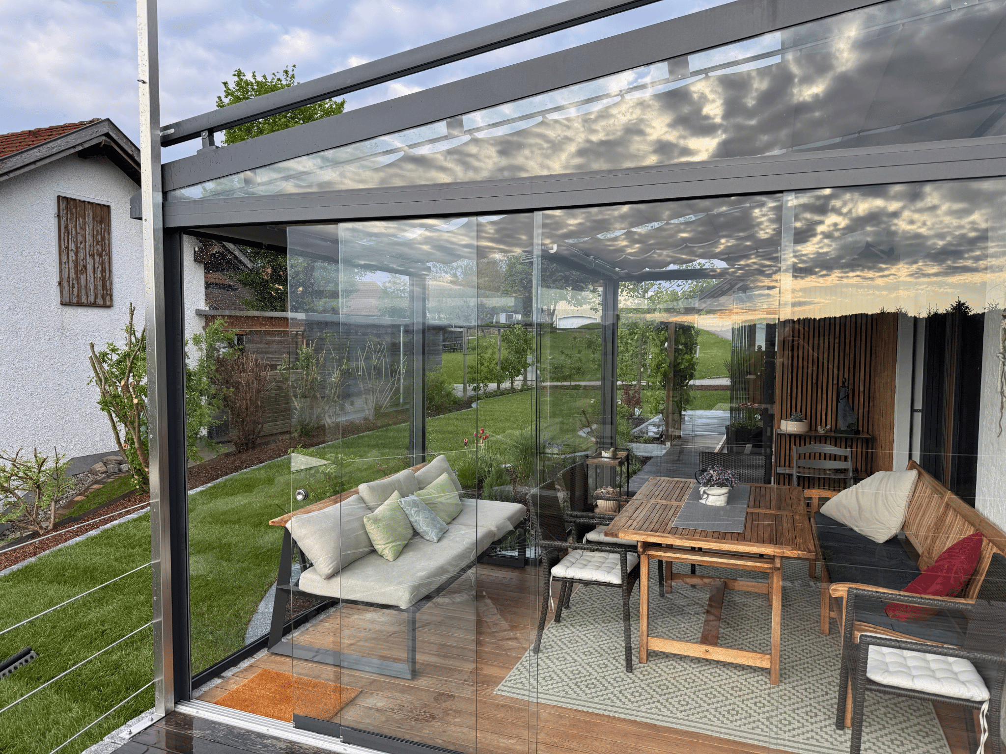 Glasschiebewände für Terrassenüberdachung nachrüsten