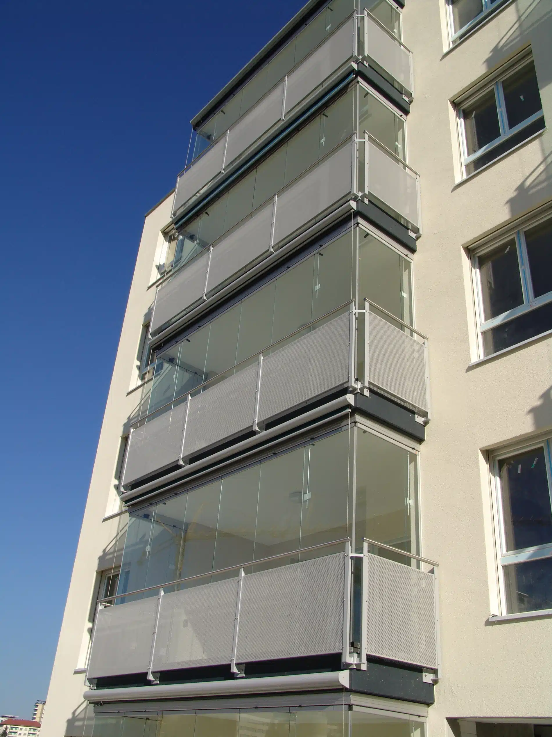 Glasschiebewand Balkon