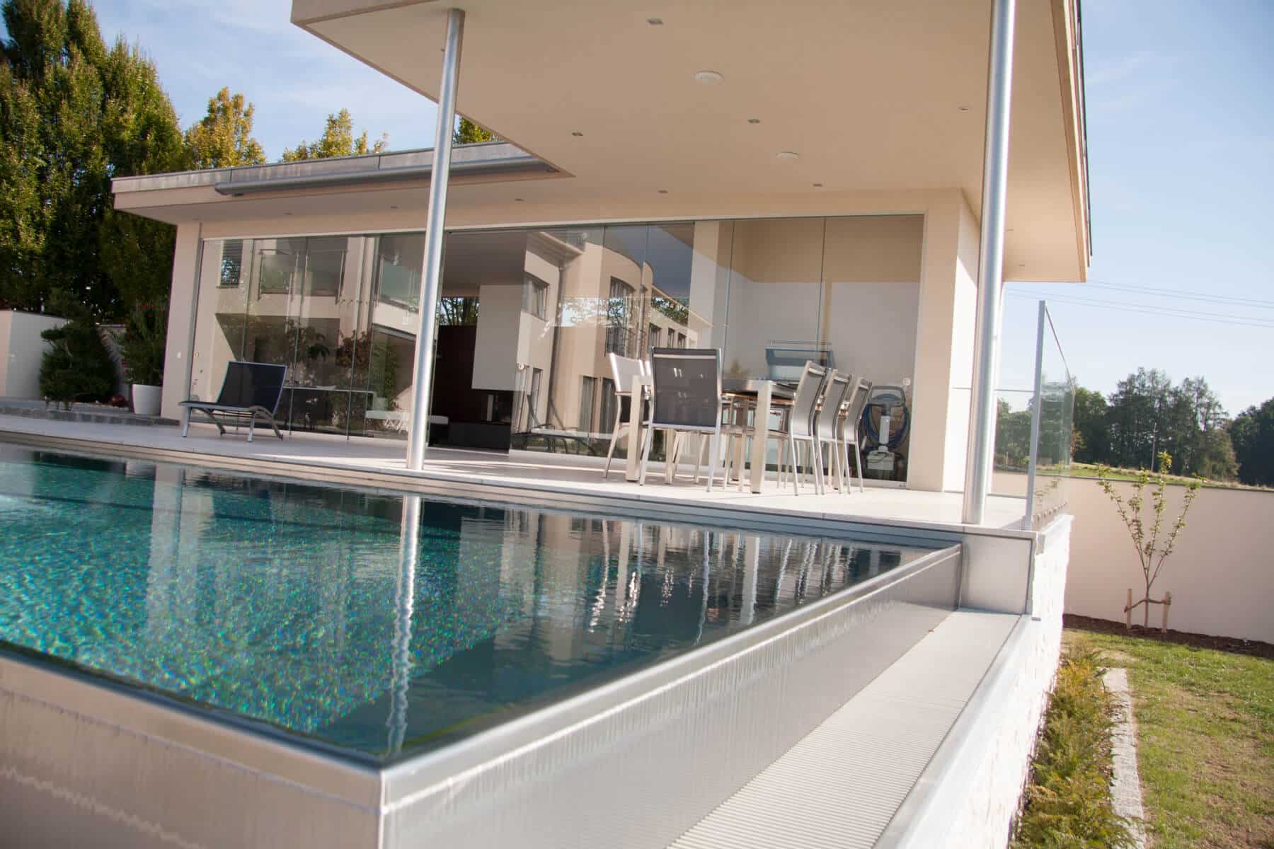 Glasschiebewand für Pool und Wellnessraum
