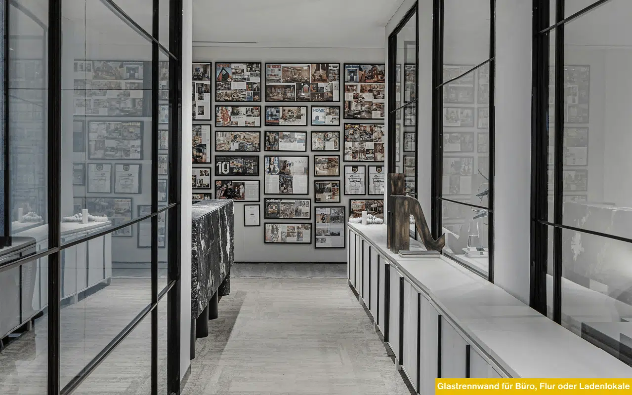 Glastrennwand für Büro, Flur oder Ladenlokale mit eleganter Raumaufteilung und transparenter Gestaltung für helle Arbeitsbereiche