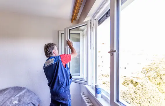 Handwerker Fenstermontage