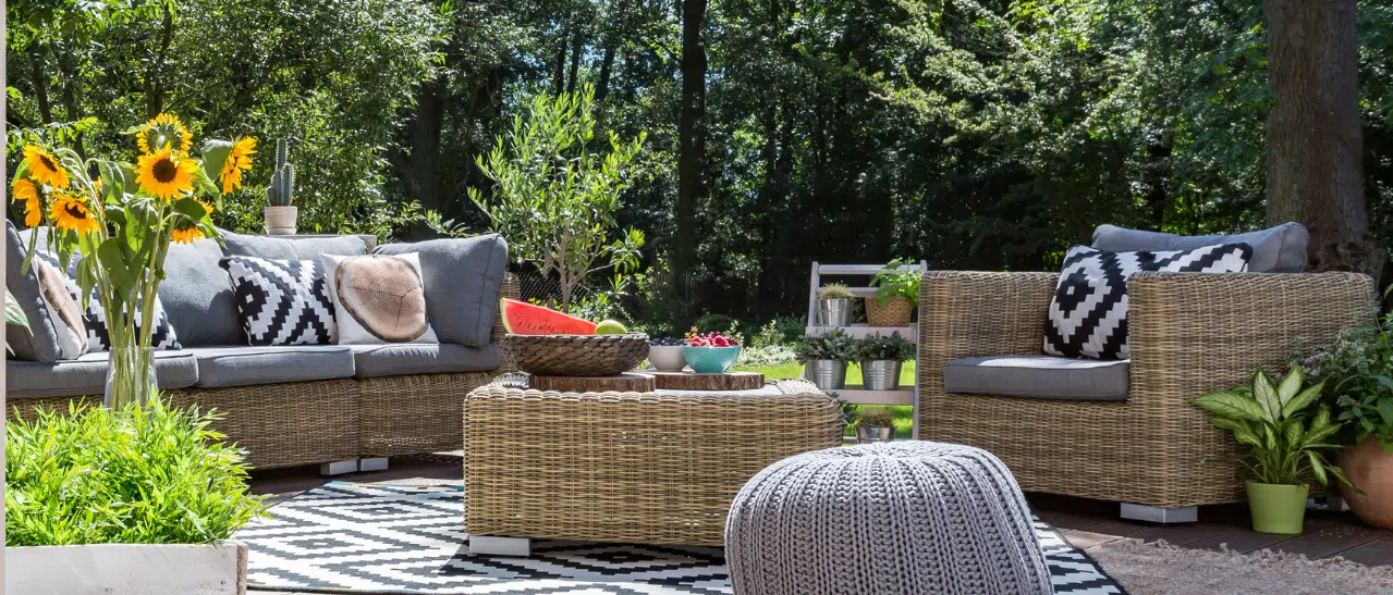 Hochwertige Gartenmöbel können im Sommergarten optimal verstaut werden