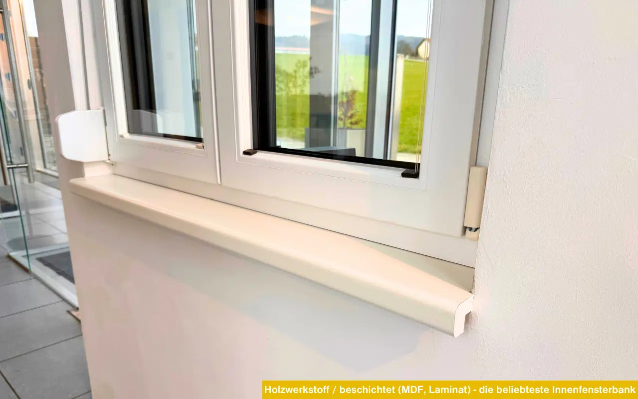 Holzwerkstoff / beschichtet (MDF, Laminat) - die beliebteste Innenfensterbank mit weißer, abgerundeter Oberfläche am Fenster.