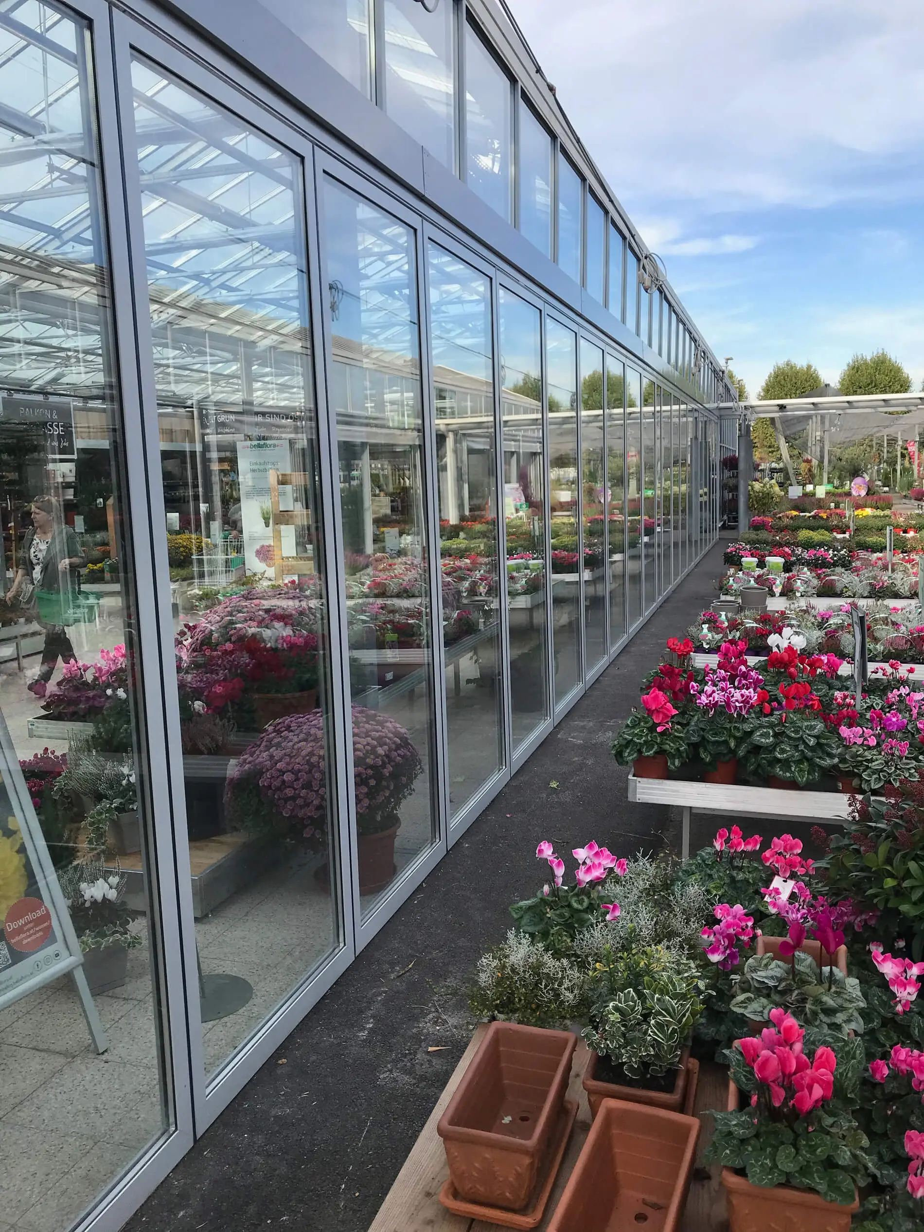 Horizontal-Schiebewand Alu & Glas für Gartencenter