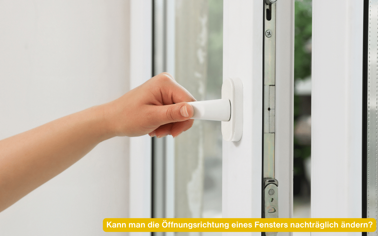 Kann man die Öffnungsrichtung eines Fensters nachträglich ändern? Hand am weißen Fenstergriff