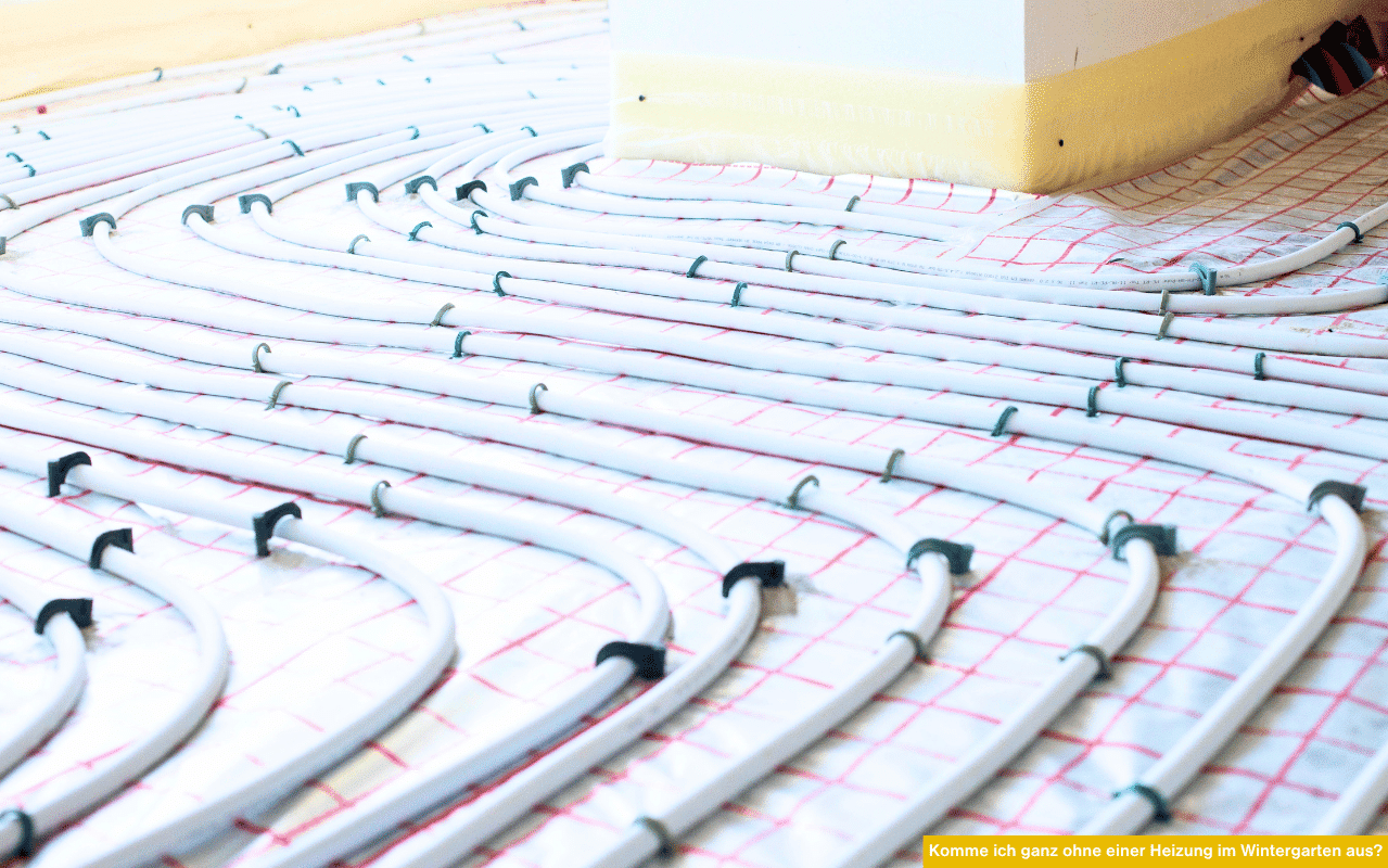 Komme ich ganz ohne einer Heizung im Wintergarten aus? Bild einer verlegten Fußbodenheizung im Rohbau eines Wintergartens.