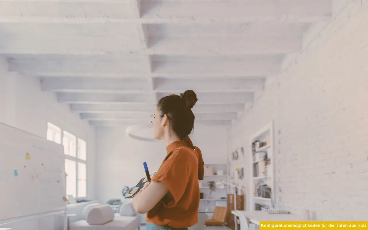Konfigurationsmöglichkeiten für Holztüren mit Auswahl von Holzart, Glas-Ausschnitten, Sicherheit, Griff und Anschlag.