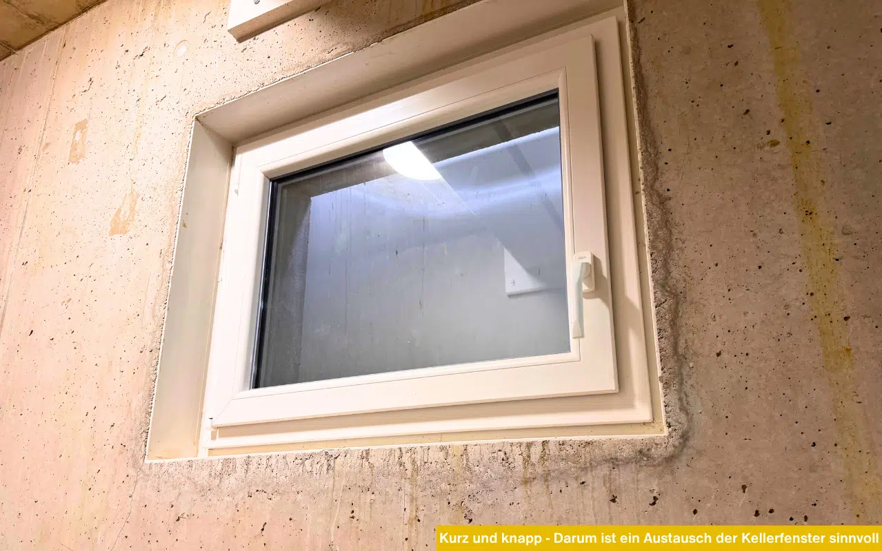 Kurz und knapp - Darum ist ein Austausch der Kellerfenster sinnvoll. Modernes, weißes Kunststofffenster in Betonwand.
