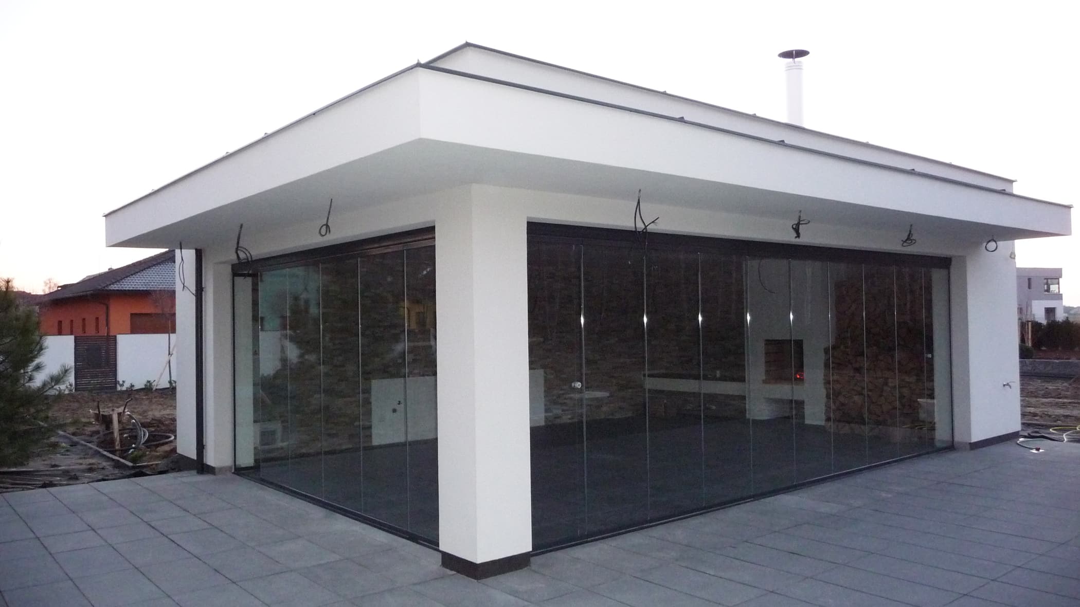 Luxus Poolhaus mit Glasschiebewänden