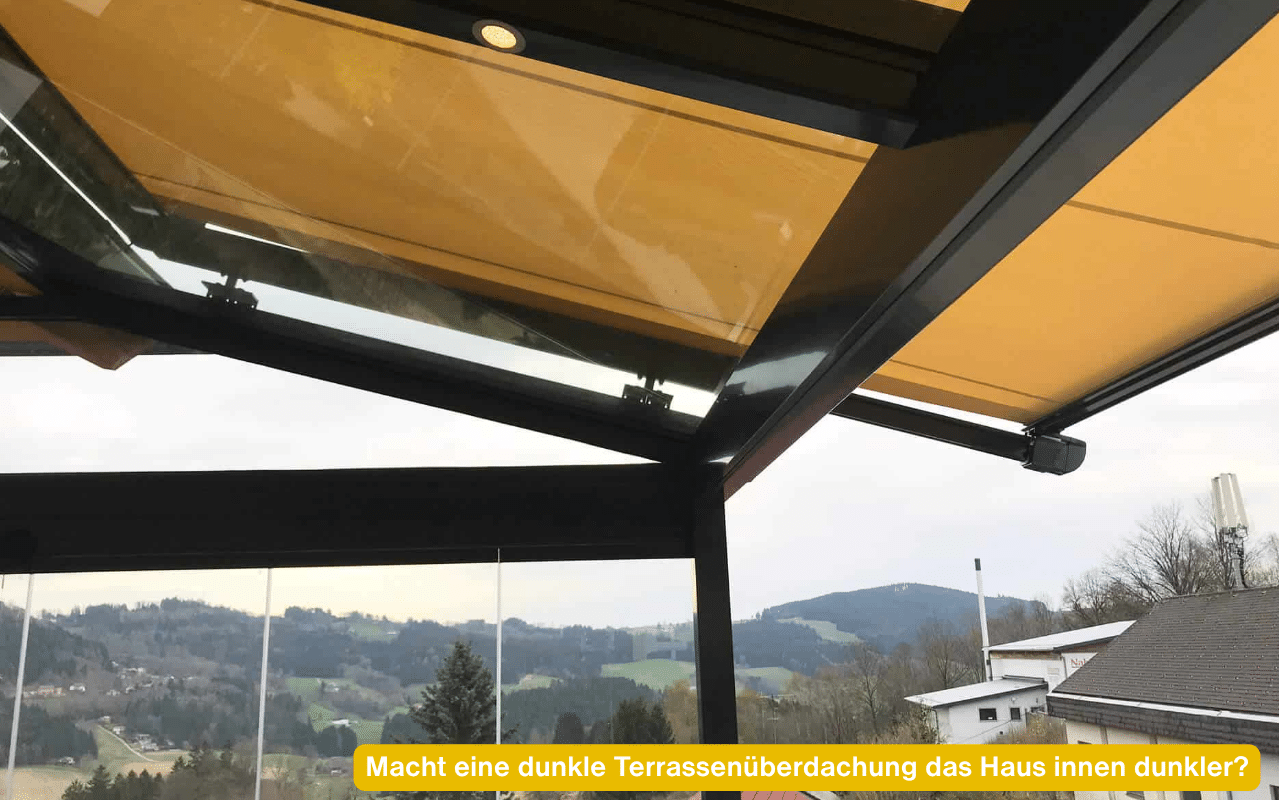 Macht eine dunkle Terrassenüberdachung das Haus innen dunkler? Glasdach mit anthrazitfarbenen Profilen von unten