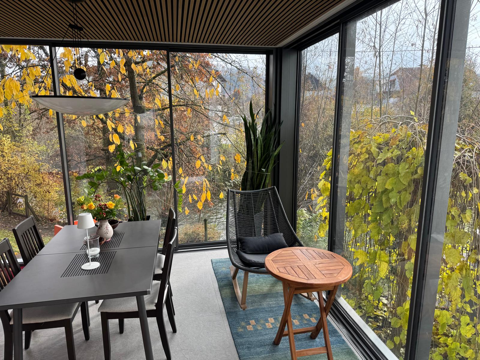 Minimalistische Schiebefenster mit schlanken Profilen