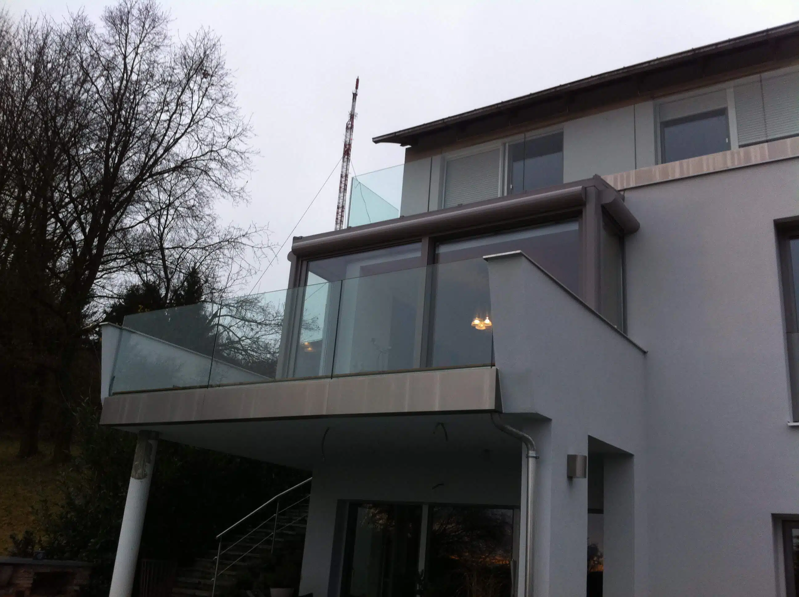 Moderner Wintergarten auf Balkon