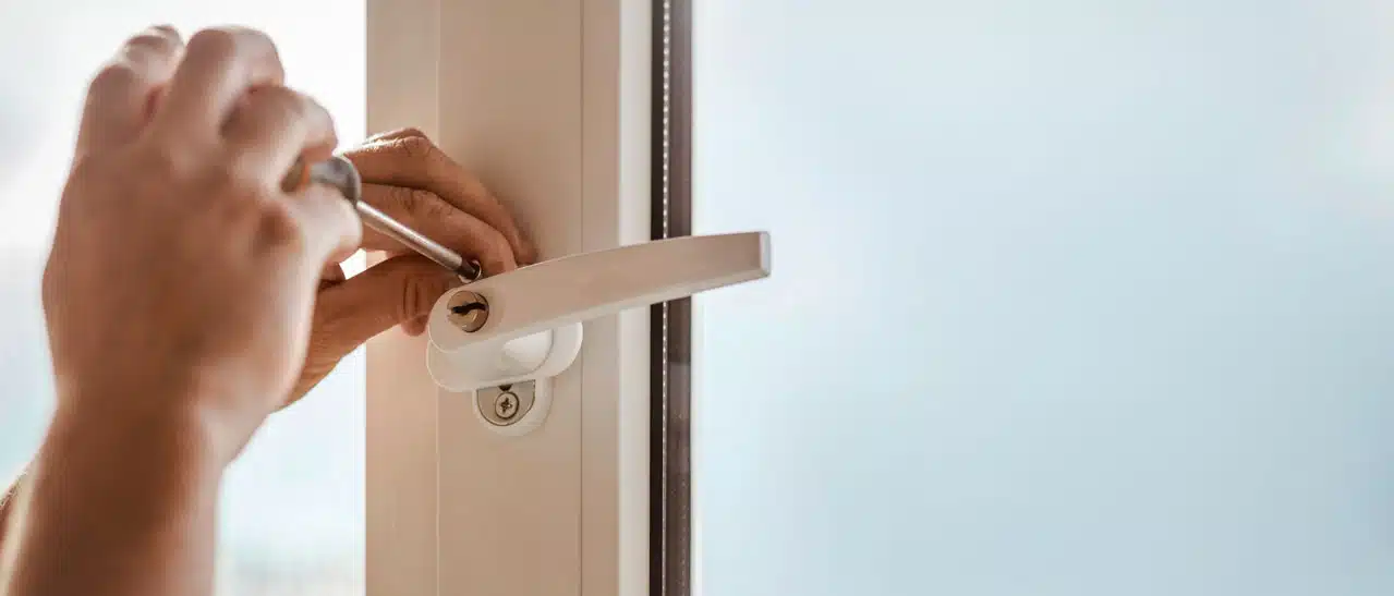 Sinnvoll abschließbare Fenstergriffe sicher in weniger als 10 Minuten montieren.