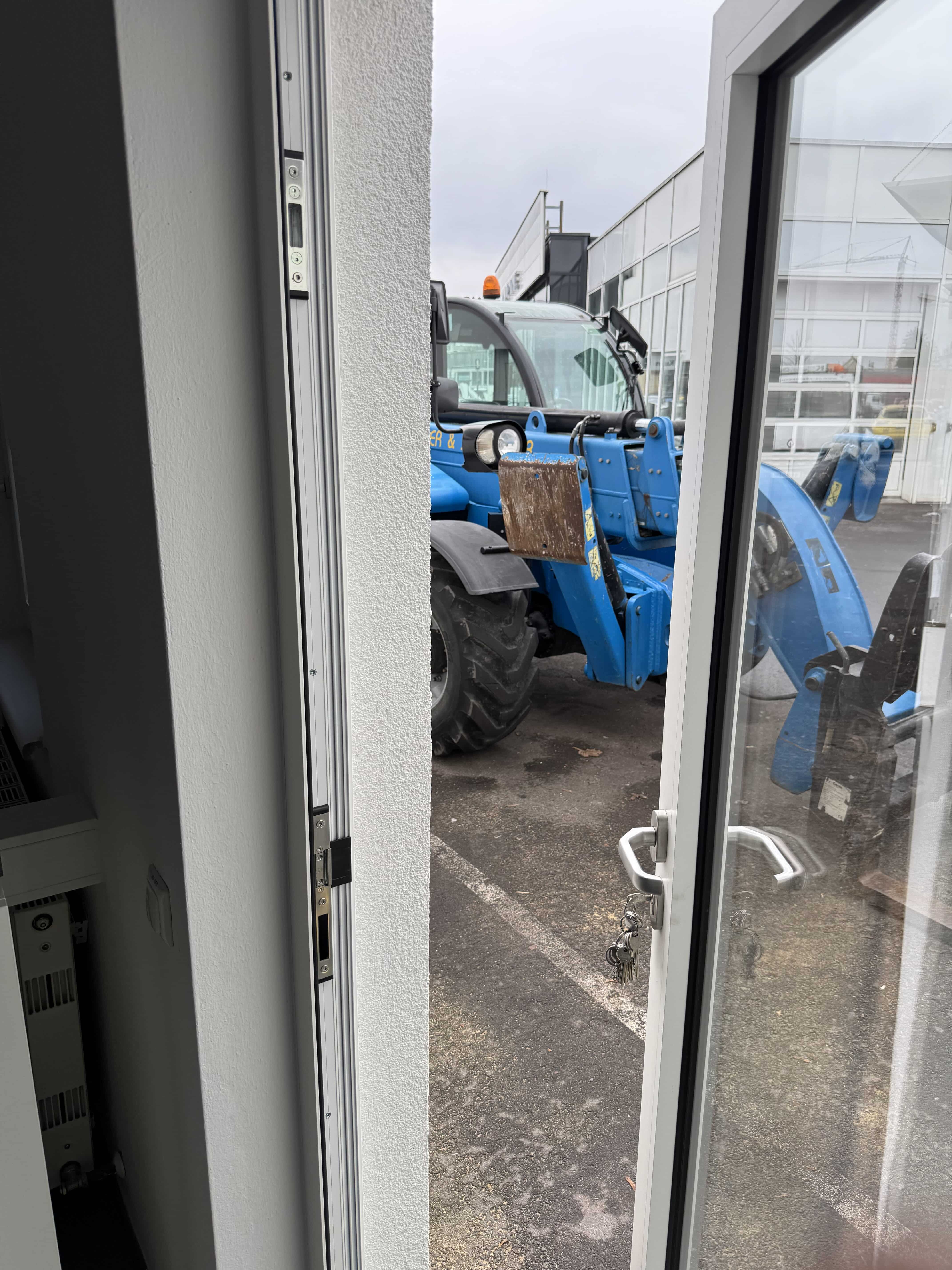 Nebeneingangstüre mit Mehrfachverriegelung