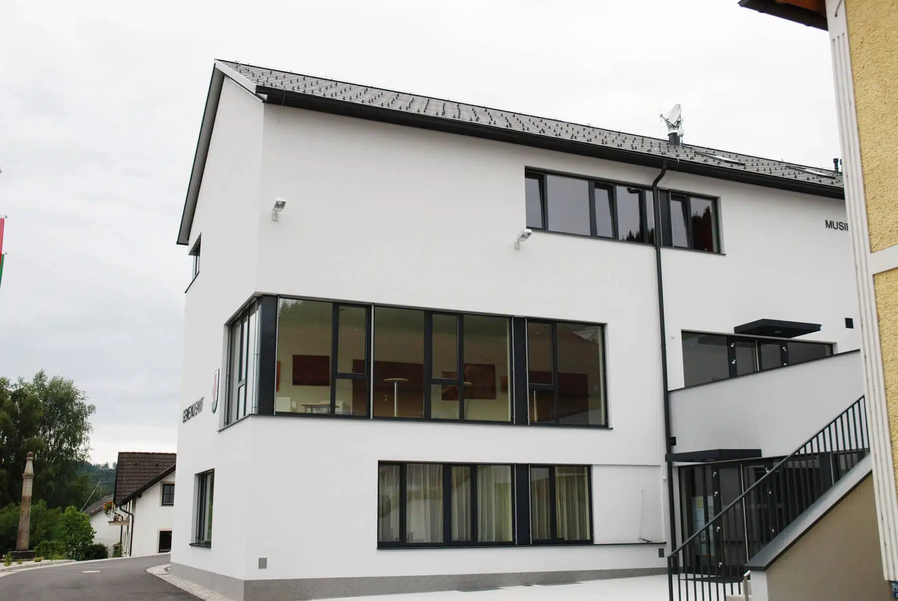 Portalkonstruktion Fenster Türen in Aluminium